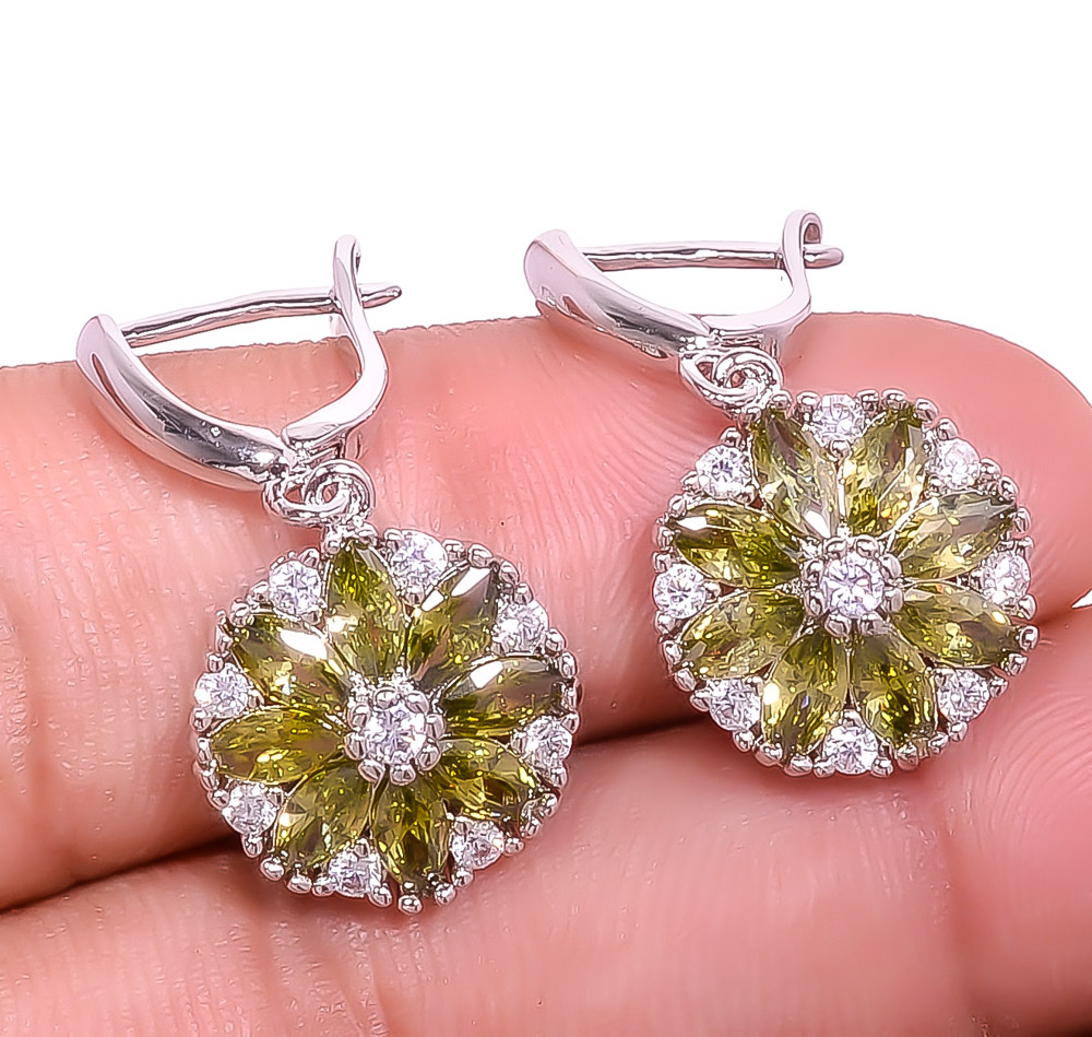Peridot & White Topaz 925 Sterling Silver Earring 1.17" E6217-182