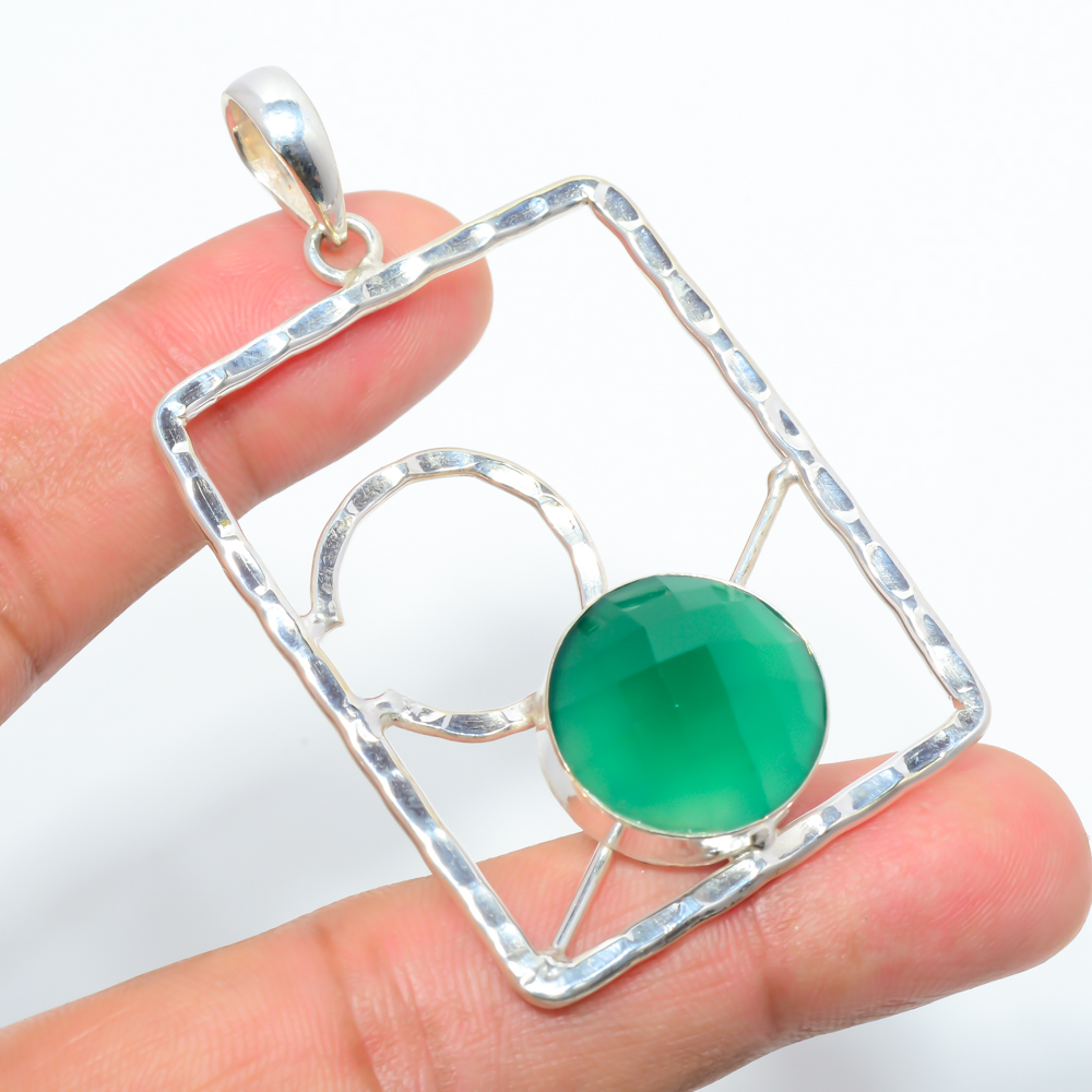 Emerald 925 Sterling Silver Pendant, Handmade Pendant, Round Pendant, Green Pendant, Unique Silver Pendant, Fine Pendant, Silver Jewelry Pendant