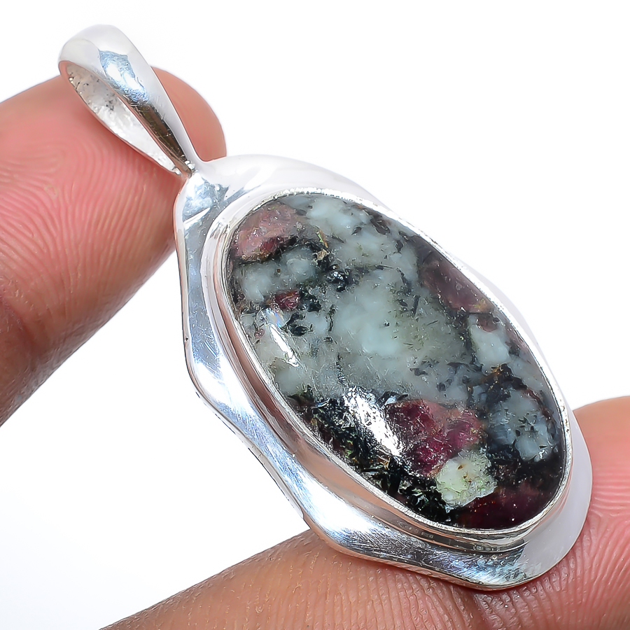 Eudialyte 925 Sterling Silver Pendant, Handmade Pendant, Oval Pendant, Pink Pendant, Unique Silver Pendant, Fine Pendant, Silver Jewelry Pendant