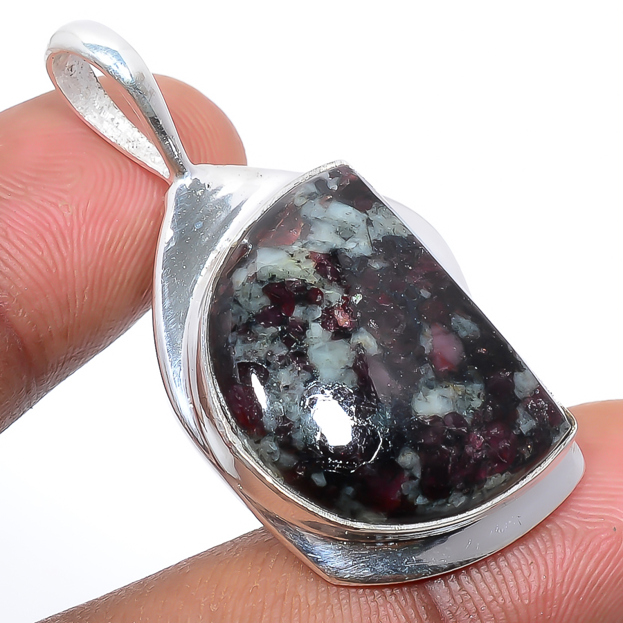 Eudialyte 925 Sterling Silver Pendant, Handmade Pendant, Oval Pendant, Pink Pendant, Unique Silver Pendant, Fine Pendant, Silver Jewelry Pendant