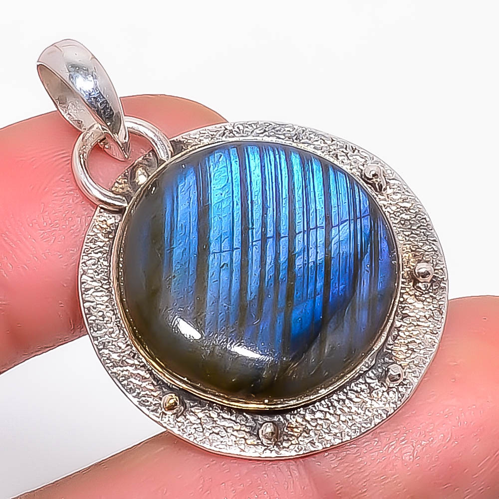 Labradorite 925 Sterling Silver Pendant, Handmade Pendant, Round Pendant, Black Pendant, Unique Silver Pendant, Fine Pendant, Silver Jewelry Pendant