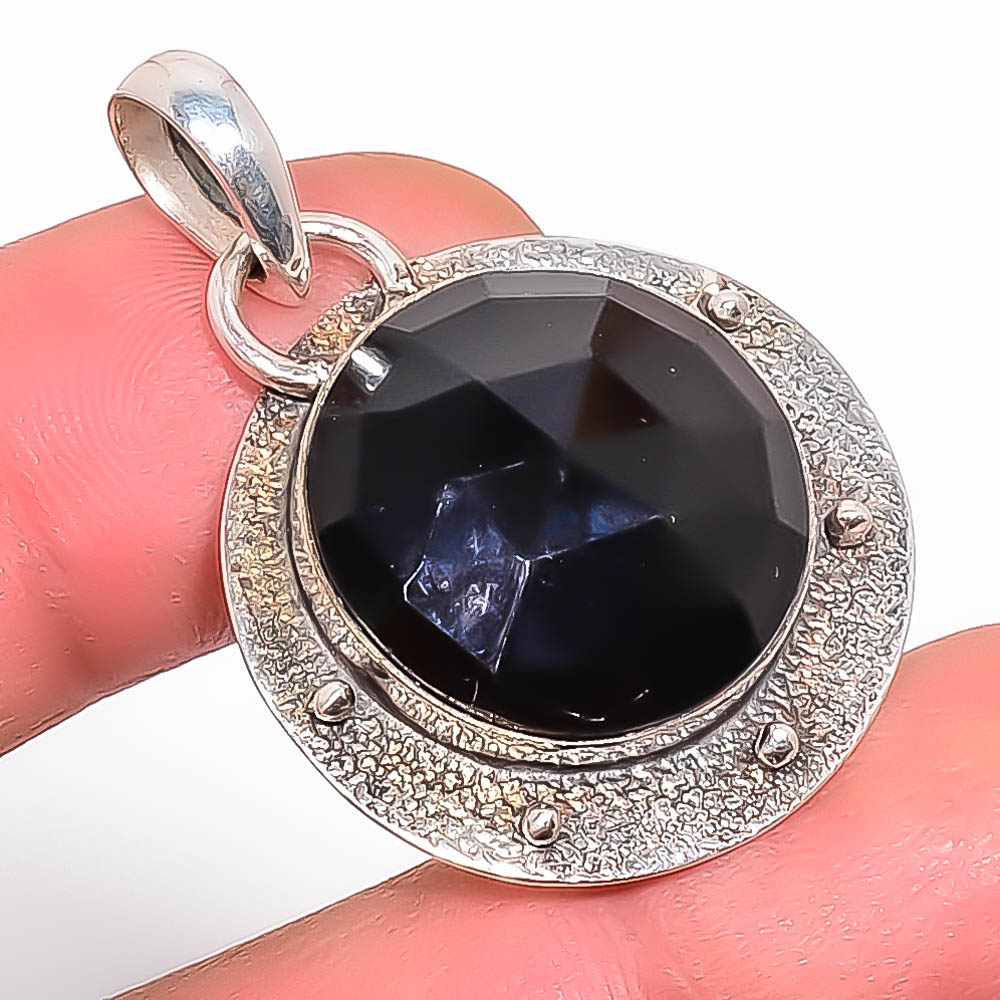 Black Onyx 925 Sterling Silver Pendant, Handmade Pendant, Round Pendant, Black Pendant, Unique Silver Pendant, Fine Pendant, Silver Jewelry Pendant