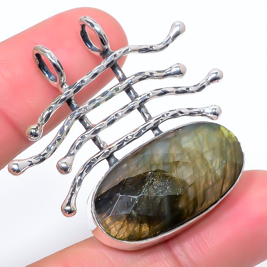 Labradorite 925 Sterling Silver Pendant, Handmade Pendant, Oval Pendant, Black Pendant, Unique Silver Pendant, Fine Pendant, Silver Jewelry Pendant