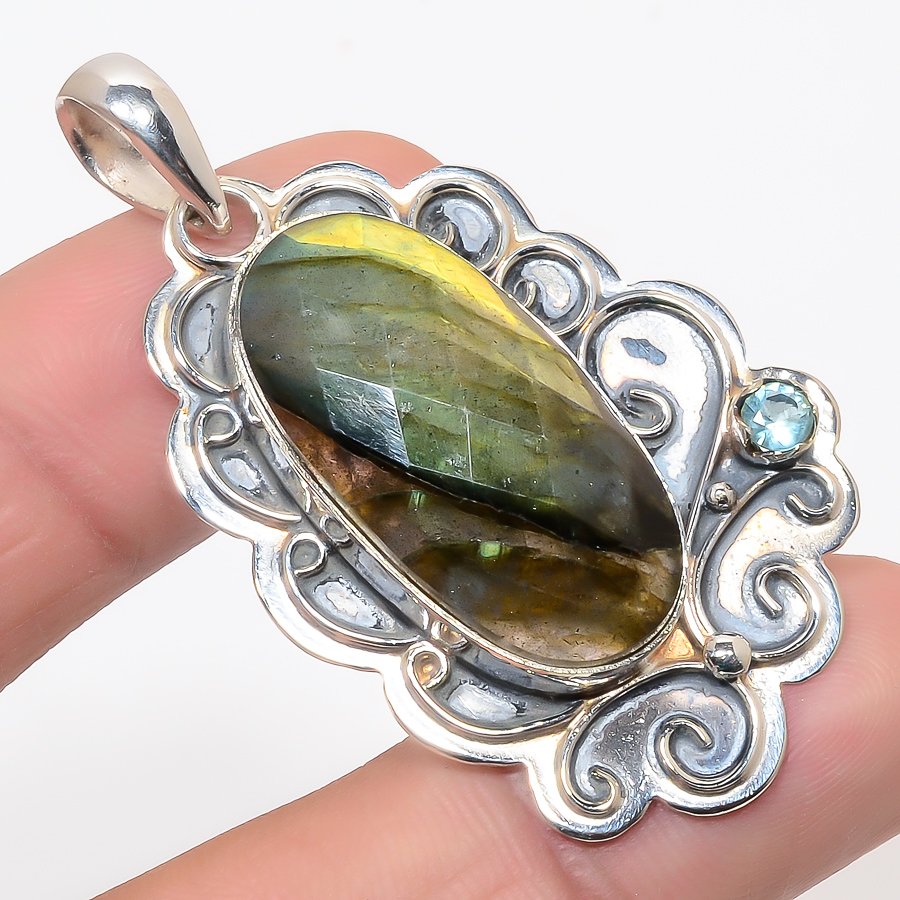 Labradorite & Blue Topaz 925 Sterling Silver Pendant, Handmade Pendant, Oval Pendant, Black Pendant, Unique Silver Pendant, Fine Pendant, Silver Jewelry Pendant