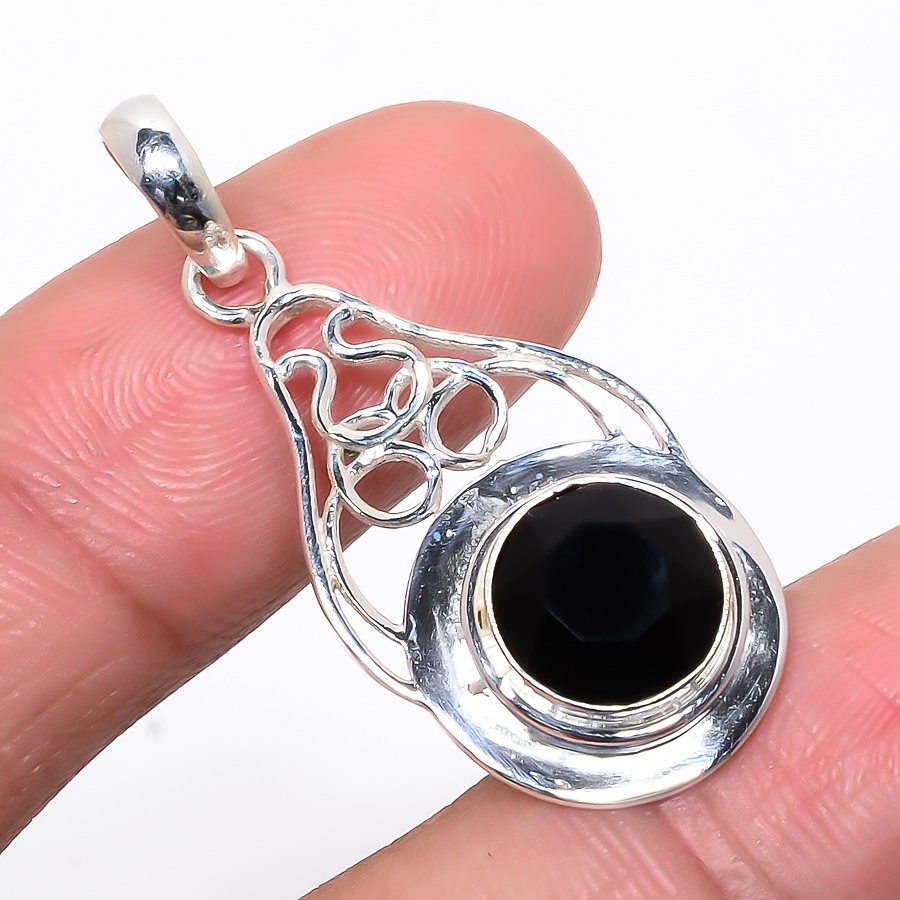 Black Onyx 925 Sterling Silver Pendant, Handmade Pendant, Round Pendant, Black Pendant, Unique Silver Pendant, Fine Pendant, Silver Jewelry Pendant