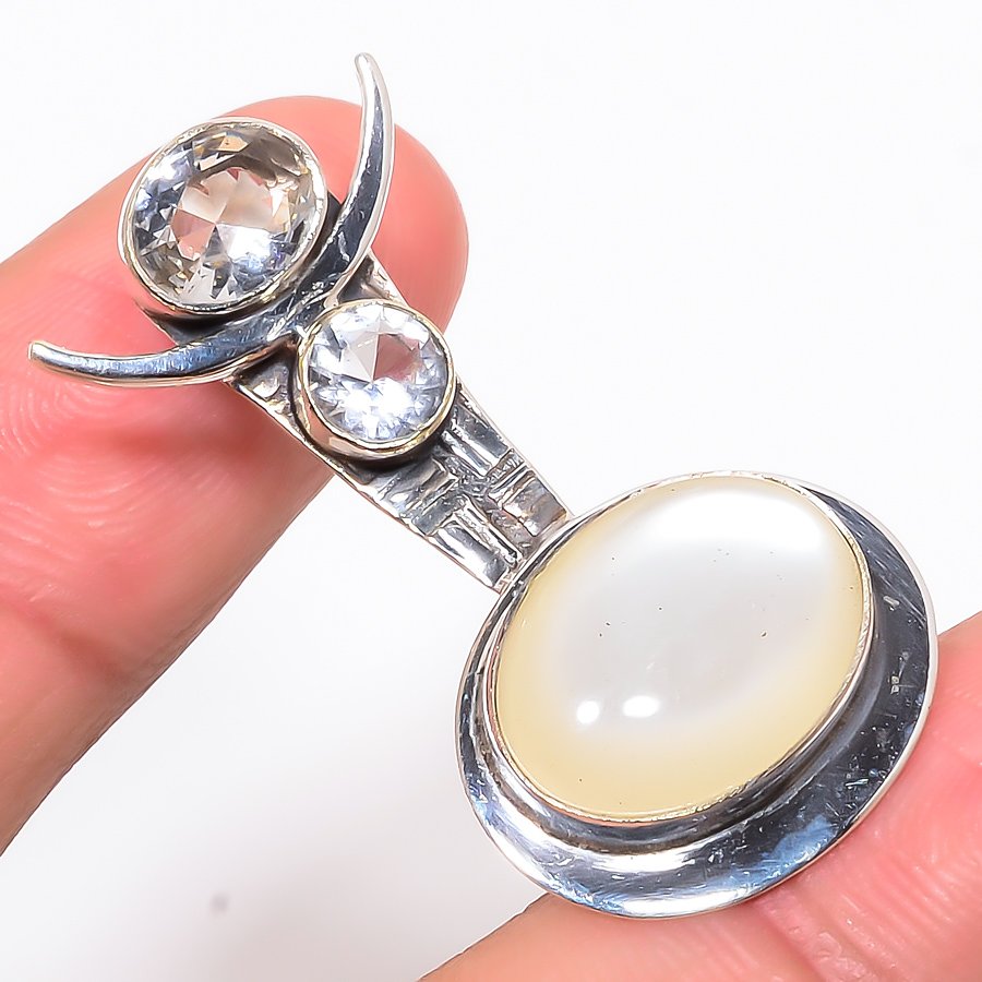 Mabe Pearl & Topaz 925 Sterling Silver Pendant, Handmade Pendant, Oval Pendant, White Pendant, Unique Silver Pendant, Fine Pendant, Silver Jewelry Pendant