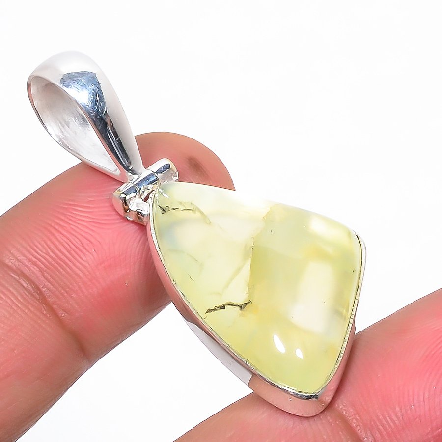 Prehnite 925 Sterling Silver Pendant, Handmade Pendant, Trillion Pendant, Green Pendant, Unique Silver Pendant, Fine Pendant, Silver Jewelry Pendant