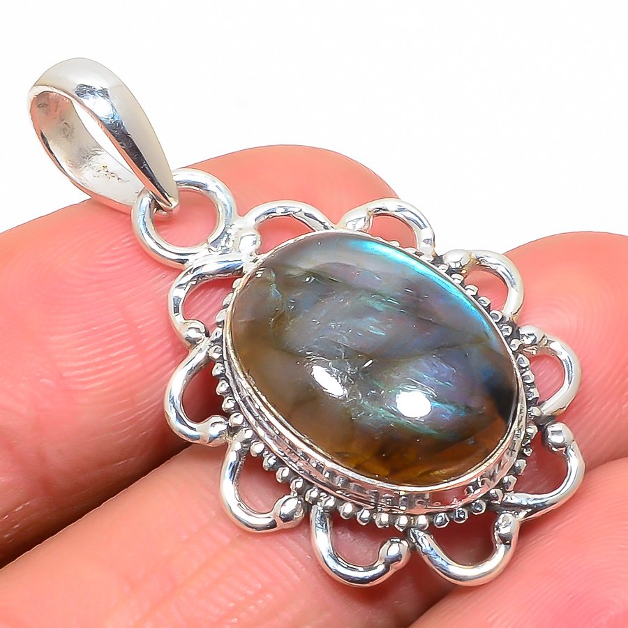 Labradorite 925 Sterling Silver Pendant, Handmade Pendant, Oval Pendant, Black Pendant, Unique Silver Pendant, Fine Pendant, Silver Jewelry Pendant