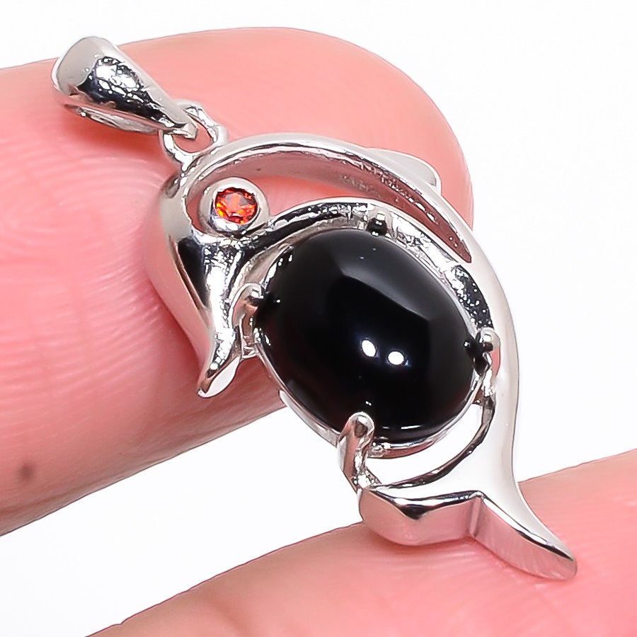 Black Onyx & Garnet 925 Sterling Silver Pendant, Handmade Pendant, Oval Pendant, Black Pendant, Unique Silver Pendant, Fine Pendant, Silver Jewelry Pendant