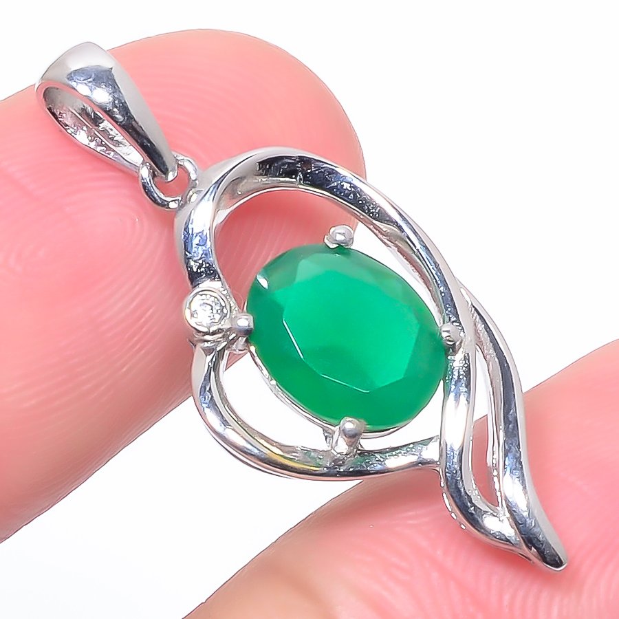 Sakota Mines Emerald & Cz 925 Sterling Silver Pendant, Handmade Pendant, Oval Pendant, Green Pendant, Unique Silver Pendant, Fine Pendant, Silver Jewelry Pendant