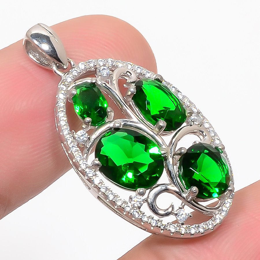Tsavorite Quartz & Cz 925 Sterling Silver Pendant, Handmade Pendant, Oval Pendant, Green Pendant, Unique Silver Pendant, Fine Pendant, Silver Jewelry Pendant
