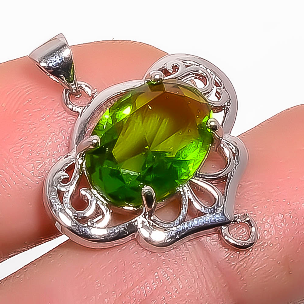 Peridot 925 Sterling Silver Pendant, Handmade Pendant, Oval Pendant, Green Pendant, Unique Silver Pendant, Fine Pendant, Silver Jewelry Pendant