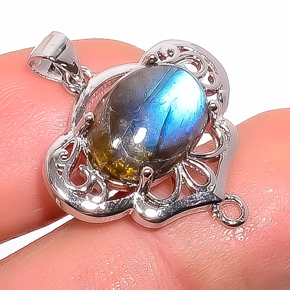Labradorite 925 Sterling Silver Pendant, Handmade Pendant, Oval Pendant, Black Pendant, Unique Silver Pendant, Fine Pendant, Silver Jewelry Pendant