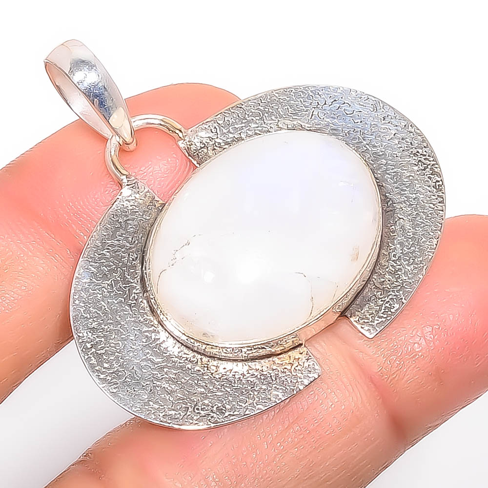 Rainbow Moonstone 925 Sterling Silver Pendant, Handmade Pendant, Oval Pendant, White Pendant, Unique Silver Pendant, Fine Pendant, Silver Jewelry Pendant