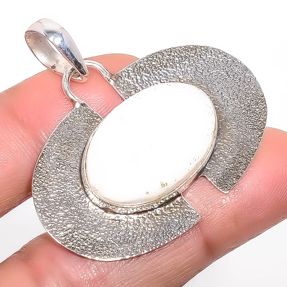 White Scolecite 925 Sterling Silver Pendant, Handmade Pendant, Oval Pendant, White Pendant, Unique Silver Pendant, Fine Pendant, Silver Jewelry Pendant