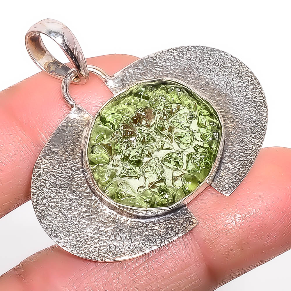 Moldavite 925 Sterling Silver Pendant, Handmade Pendant, Oval Pendant, Green Pendant, Unique Silver Pendant, Fine Pendant, Silver Jewelry Pendant